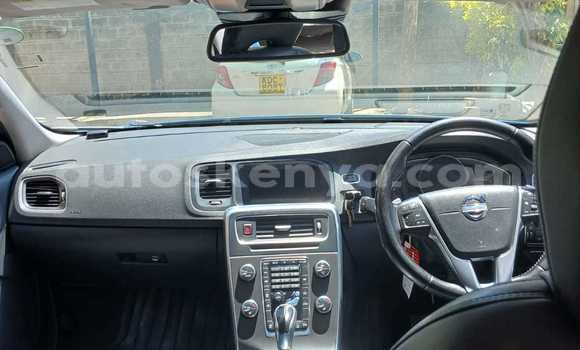 Nunua Ilio tumika Volvo V60 Bluu Gari ndani ya Nairobi nchini Nairobi Nunua Ilio tumika Volvo V60 Bluu Gari ndani ya Nairobi nchini Nairobi