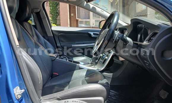 Nunua Ilio tumika Volvo V60 Bluu Gari ndani ya Nairobi nchini Nairobi Nunua Ilio tumika Volvo V60 Bluu Gari ndani ya Nairobi nchini Nairobi