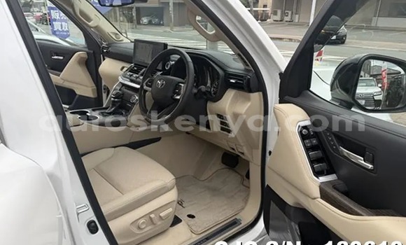 Buy Used Toyota Land Cruiser White Car in Nairobi in Nairobi Buy Used Toyota Land Cruiser White Car in Nairobi in Nairobi