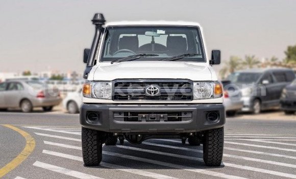 Buy Used Toyota Land Cruiser White Car in Nairobi in Nairobi Buy Used Toyota Land Cruiser White Car in Nairobi in Nairobi