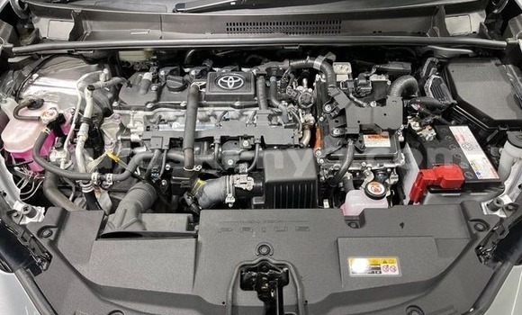 Oofamaa Toyota Prius Silver Makiinaa iti Mombasa keessatti Coastal Kenya keessatti Oofamaa Toyota Prius Silver Makiinaa iti Mombasa keessatti Coastal Kenya keessatti