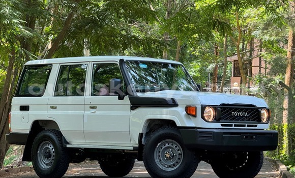 Buy New Toyota Land Cruiser White Car in Nairobi in Nairobi Buy New Toyota Land Cruiser White Car in Nairobi in Nairobi