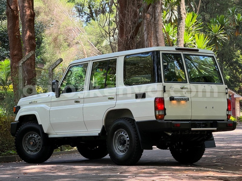 Big with watermark toyota land cruiser nairobi nairobi 28939