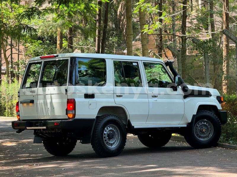 Big with watermark toyota land cruiser nairobi nairobi 28939