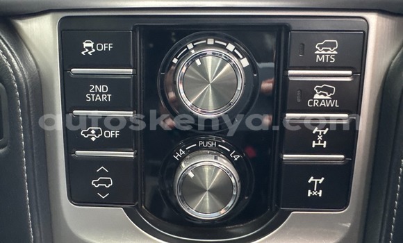 Buy Used Toyota Land Cruiser Prado Silver Car in Nairobi in Nairobi Buy Used Toyota Land Cruiser Prado Silver Car in Nairobi in Nairobi