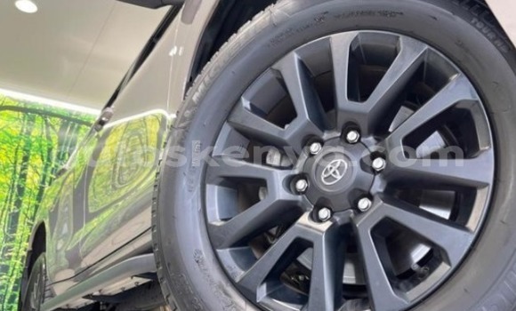Oofamaa Toyota Land Cruiser Prado Black Makiinaa iti Nairobi keessatti Nairobi keessatti Oofamaa Toyota Land Cruiser Prado Black Makiinaa iti Nairobi keessatti Nairobi keessatti