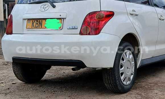 Buy Used Toyota IST White Car in Nairobi in Nairobi