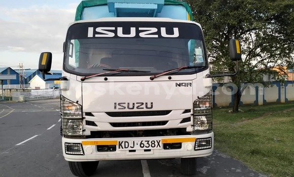 Oofamaa Isuzu N–serie White Netiree iti Machakos keessatti Nairobi keessatti Oofamaa Isuzu N–serie White Netiree iti Machakos keessatti Nairobi keessatti