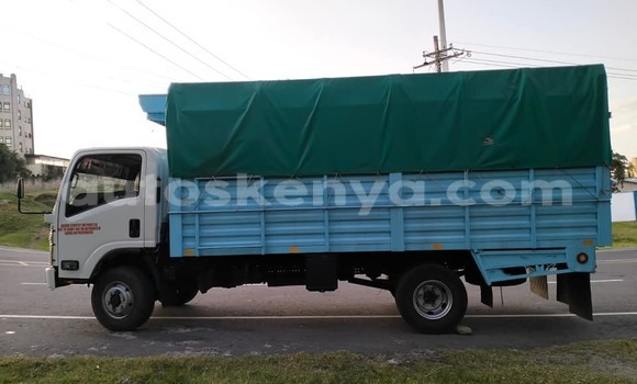 Oofamaa Isuzu N–serie White Netiree iti Machakos keessatti Nairobi keessatti Oofamaa Isuzu N–serie White Netiree iti Machakos keessatti Nairobi keessatti