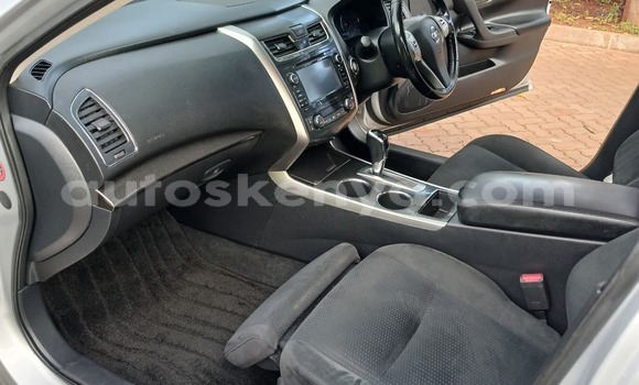 Oofamaa Nissan Teana Silver Makiinaa iti Nairobi keessatti Nairobi keessatti Oofamaa Nissan Teana Silver Makiinaa iti Nairobi keessatti Nairobi keessatti