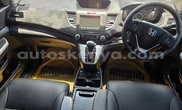 Buy Used Honda CR–V White Car in Changamwe in Coast Buy Used Honda CR–V White Car in Changamwe in Coast