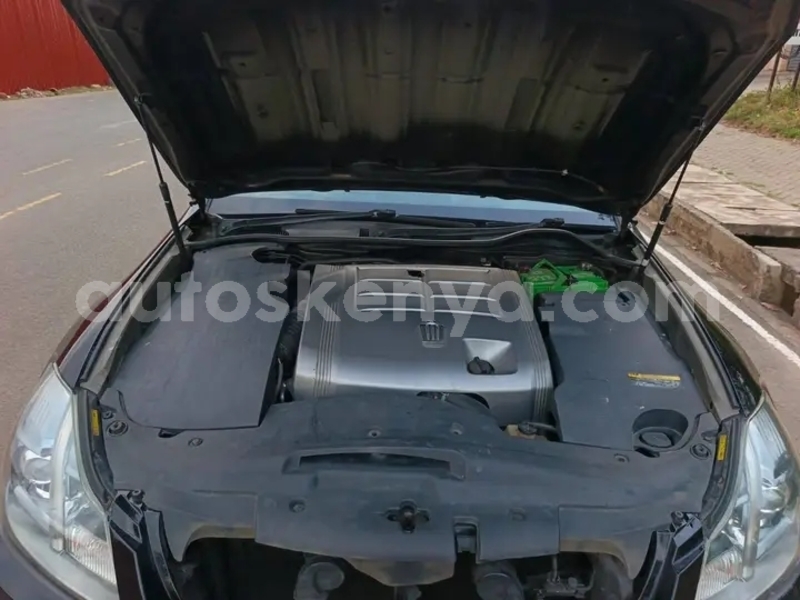 Big with watermark toyota crown northeast kenya habaswein 28971