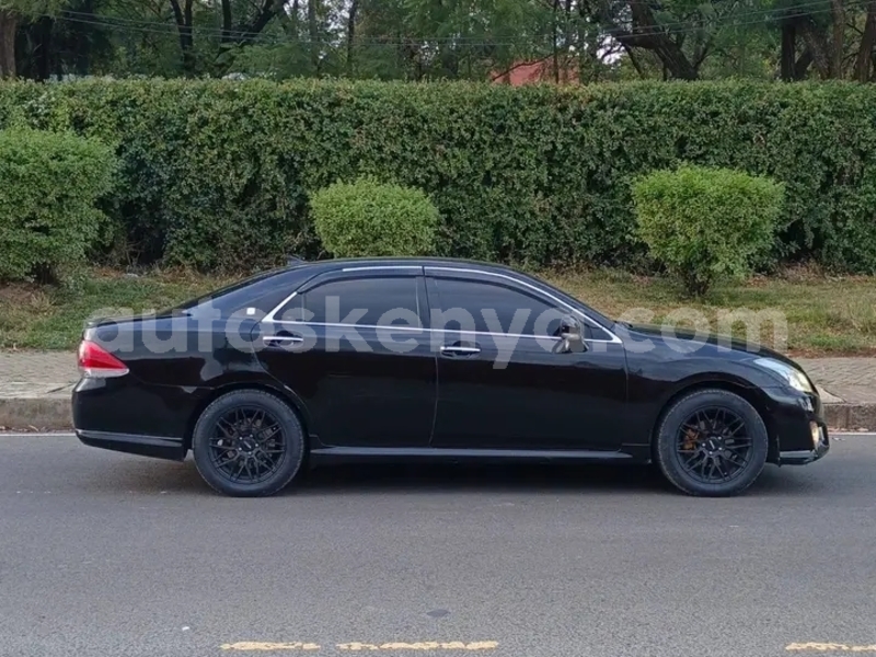 Big with watermark toyota crown northeast kenya habaswein 28971