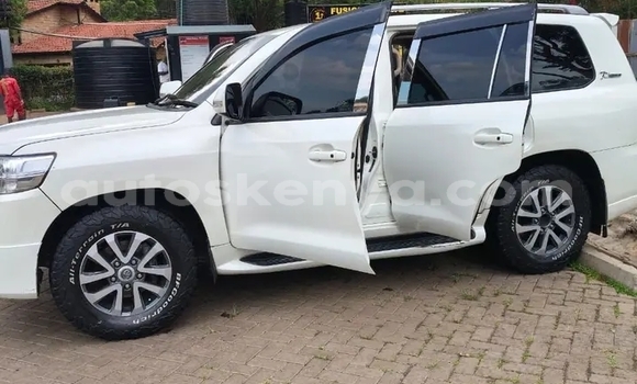 Buy Used Toyota Voxy White Car in Hola in Coastal Kenya Buy Used Toyota Voxy White Car in Hola in Coastal Kenya