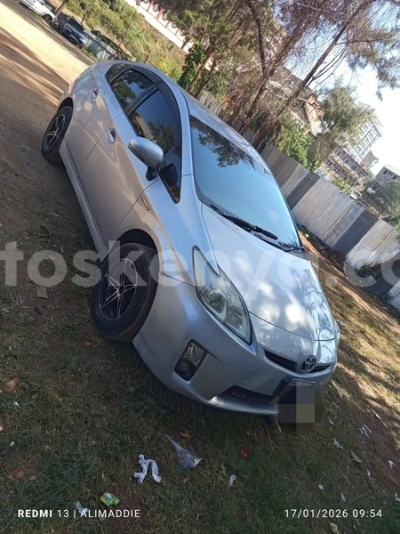 Big with watermark toyota prius nairobi bissil 28975