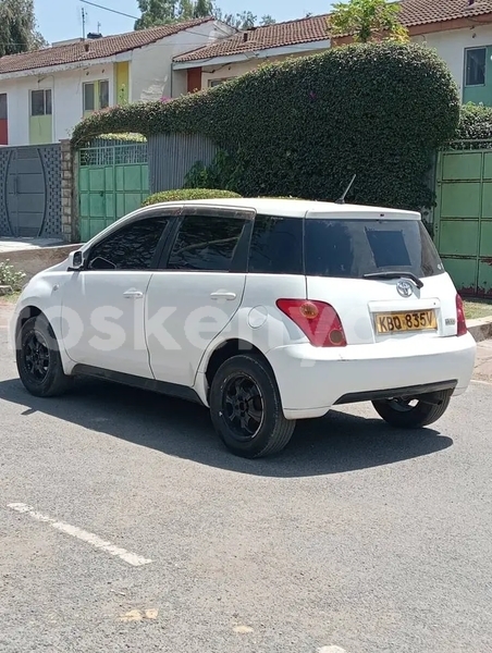 Big with watermark toyota ist northeast kenya bute 28989