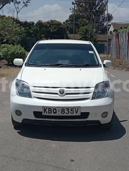 Big with watermark toyota ist northeast kenya bute 28989