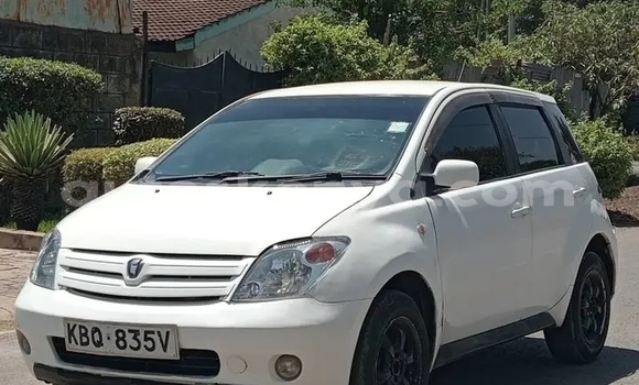 Buy Used Toyota IST White Car in Bute in Northeast Kenya Buy Used Toyota IST White Car in Bute in Northeast Kenya