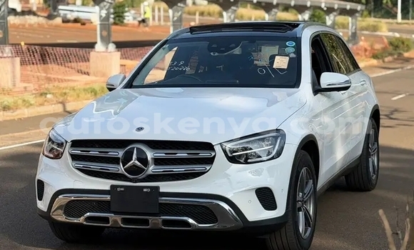 Buy Used Mercedes‒Benz GLK–Class White Car in Changamwe in Coast