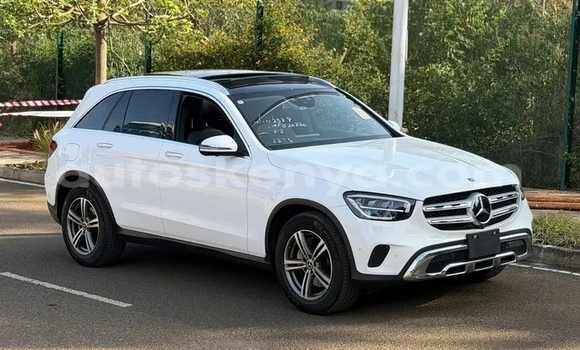 Buy Used Mercedes‒Benz GLK–Class White Car in Changamwe in Coast Buy Used Mercedes‒Benz GLK–Class White Car in Changamwe in Coast