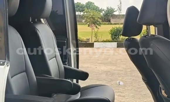 Buy Used Toyota Voxy White Car in Changamwe in Coast Buy Used Toyota Voxy White Car in Changamwe in Coast