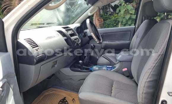 Buy Used Toyota Hilux White Car in Nairobi in Nairobi Buy Used Toyota Hilux White Car in Nairobi in Nairobi