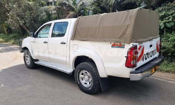 Buy Used Toyota Hilux White Car in Nairobi in Nairobi Buy Used Toyota Hilux White Car in Nairobi in Nairobi