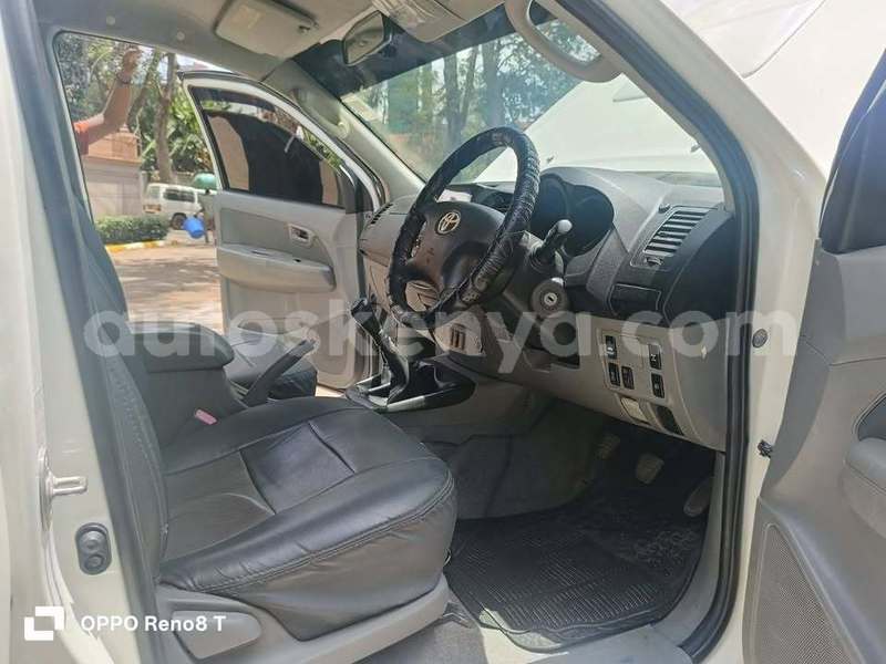 Big with watermark toyota hilux nairobi nairobi 29075