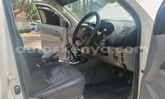 Buy Used Toyota Hilux White Car in Nairobi in Nairobi Buy Used Toyota Hilux White Car in Nairobi in Nairobi