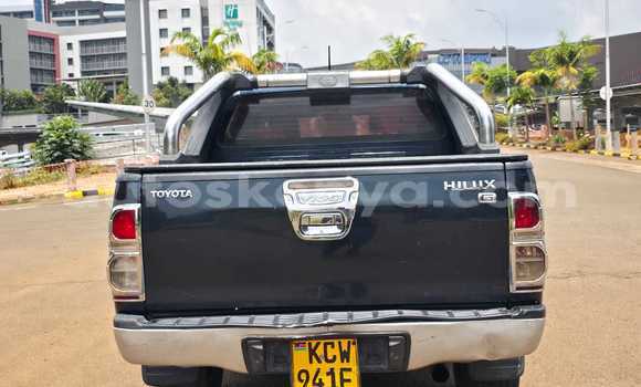 Buy Used Toyota Hiluxe VIGO Green Car in Nairobi in Nairobi
