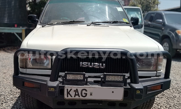 Oofamaa Isuzu Trooper White Makiinaa iti Nairobi keessatti Nairobi keessatti Oofamaa Isuzu Trooper White Makiinaa iti Nairobi keessatti Nairobi keessatti