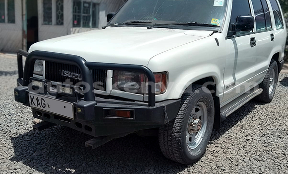Oofamaa Isuzu Trooper White Makiinaa iti Nairobi keessatti Nairobi keessatti Oofamaa Isuzu Trooper White Makiinaa iti Nairobi keessatti Nairobi keessatti