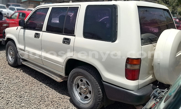 Oofamaa Isuzu Trooper White Makiinaa iti Nairobi keessatti Nairobi keessatti Oofamaa Isuzu Trooper White Makiinaa iti Nairobi keessatti Nairobi keessatti