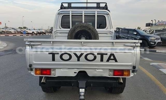 Buy Used Toyota Land Cruiser Silver Car in Chuka in East Kenya Buy Used Toyota Land Cruiser Silver Car in Chuka in East Kenya