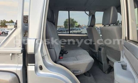 Buy Used Toyota Land Cruiser Silver Car in Chuka in East Kenya Buy Used Toyota Land Cruiser Silver Car in Chuka in East Kenya