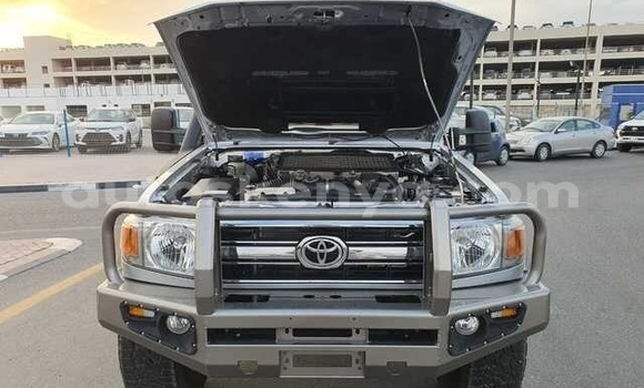 Buy Used Toyota Land Cruiser Silver Car in Chuka in East Kenya Buy Used Toyota Land Cruiser Silver Car in Chuka in East Kenya
