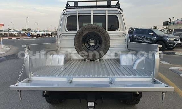 Buy Used Toyota Land Cruiser Silver Car in Chuka in East Kenya Buy Used Toyota Land Cruiser Silver Car in Chuka in East Kenya