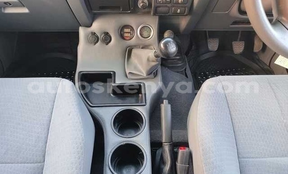 Buy Used Toyota Land Cruiser Silver Car in Chuka in East Kenya Buy Used Toyota Land Cruiser Silver Car in Chuka in East Kenya