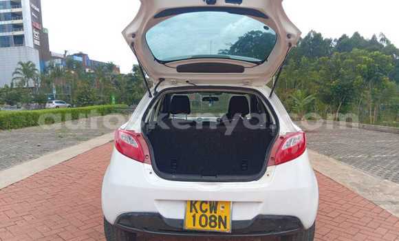 Oofamaa Mazda Demio White Makiinaa iti Nairobi keessatti Nairobi keessatti Oofamaa Mazda Demio White Makiinaa iti Nairobi keessatti Nairobi keessatti