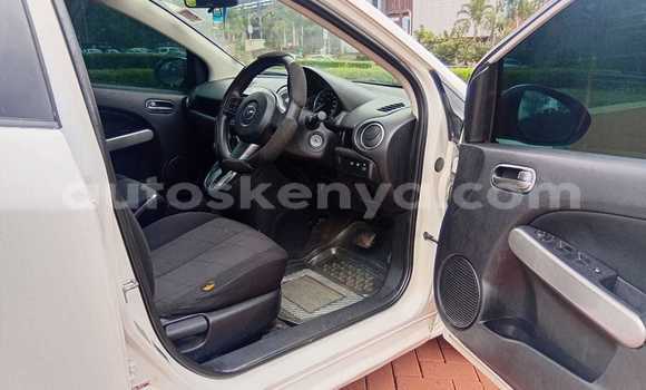 Oofamaa Mazda Demio White Makiinaa iti Nairobi keessatti Nairobi keessatti Oofamaa Mazda Demio White Makiinaa iti Nairobi keessatti Nairobi keessatti
