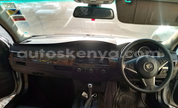 Nunua Ilio tumika BMW 5–Series Fedha Gari ndani ya Nairobi nchini Nairobi Nunua Ilio tumika BMW 5–Series Fedha Gari ndani ya Nairobi nchini Nairobi