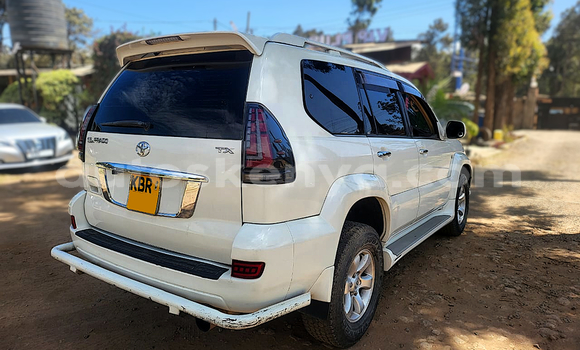 Buy Used Toyota Land Cruiser Prado White Car in Nairobi in Nairobi Buy Used Toyota Land Cruiser Prado White Car in Nairobi in Nairobi