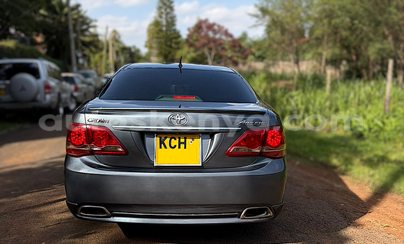 Nunua Ilio tumika Toyota Crown Nyingine Gari ndani ya Nairobi nchini Nairobi Nunua Ilio tumika Toyota Crown Nyingine Gari ndani ya Nairobi nchini Nairobi