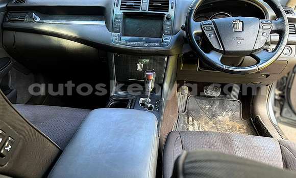 Nunua Ilio tumika Toyota Crown Nyingine Gari ndani ya Nairobi nchini Nairobi Nunua Ilio tumika Toyota Crown Nyingine Gari ndani ya Nairobi nchini Nairobi