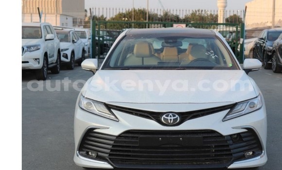Buy Used Toyota Camry White Car in Nairobi in Nairobi