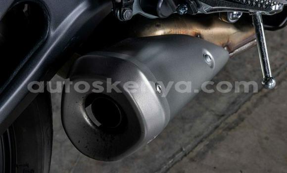 Oofamaa Yamaha YZF Black Doqdoqqee iti Nairobi keessatti Nairobi keessatti Oofamaa Yamaha YZF Black Doqdoqqee iti Nairobi keessatti Nairobi keessatti