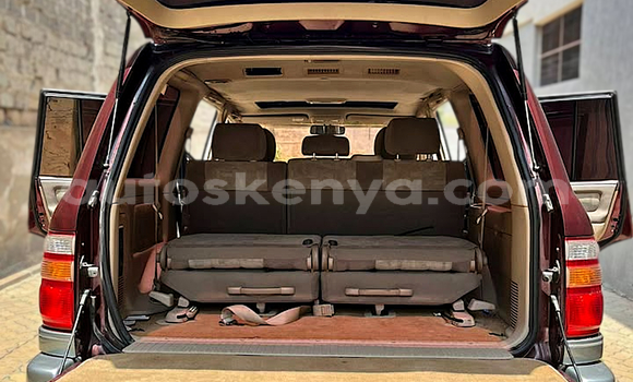 Oofamaa Toyota Land Cruiser Red Makiinaa iti Nairobi keessatti Nairobi keessatti Oofamaa Toyota Land Cruiser Red Makiinaa iti Nairobi keessatti Nairobi keessatti