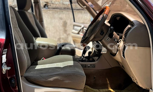 Oofamaa Toyota Land Cruiser Red Makiinaa iti Nairobi keessatti Nairobi keessatti Oofamaa Toyota Land Cruiser Red Makiinaa iti Nairobi keessatti Nairobi keessatti