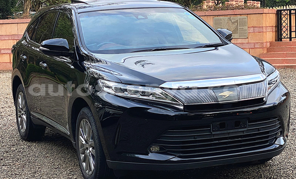 Nunua Mpya Toyota Harrier Nyeusi Gari ndani ya Nairobi nchini Nairobi