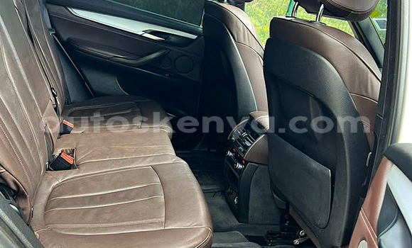 Oofamaa BMW X5 White Makiinaa iti Nairobi keessatti Nairobi keessatti Oofamaa BMW X5 White Makiinaa iti Nairobi keessatti Nairobi keessatti
